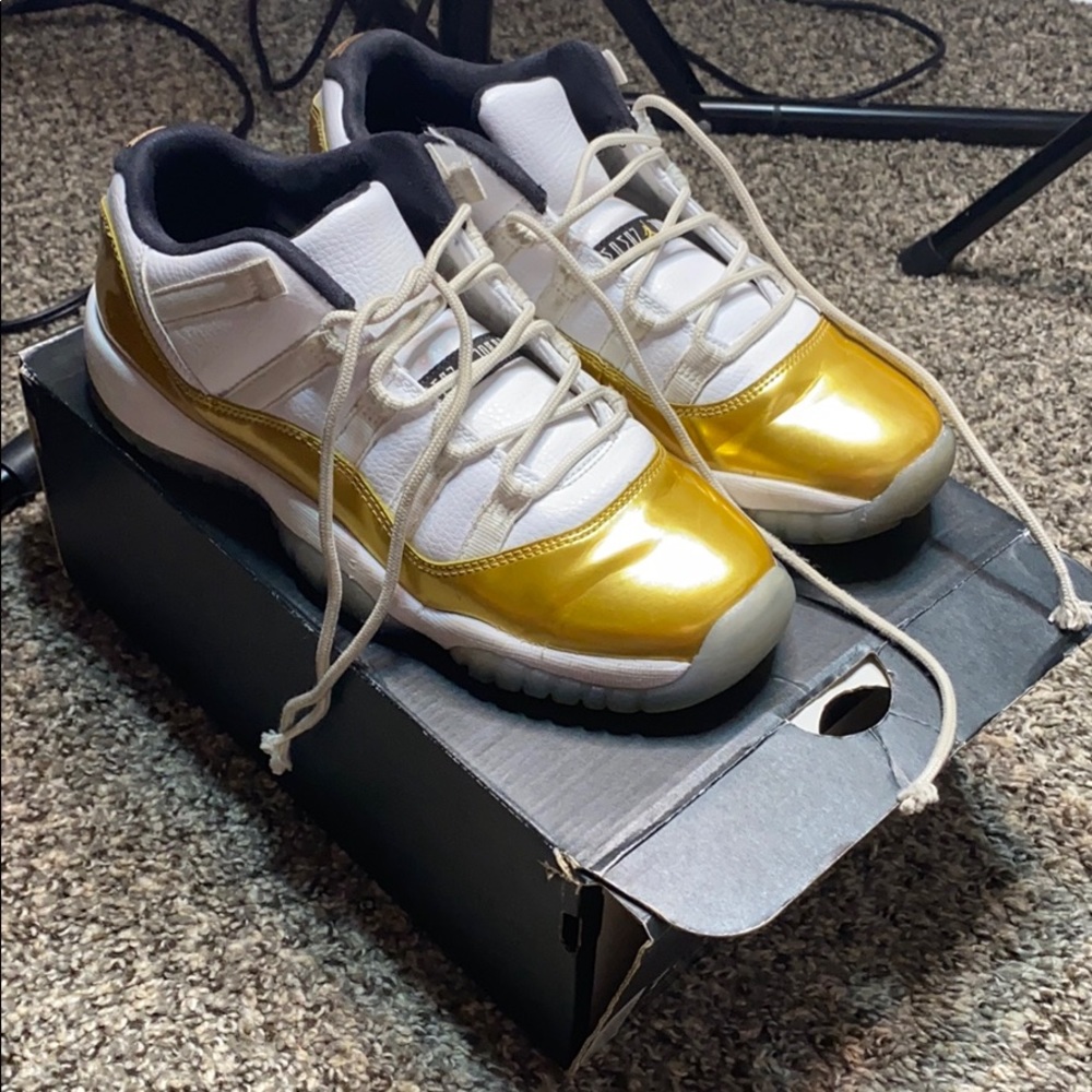 Gold Jordan 11 ( Closing Cermony)